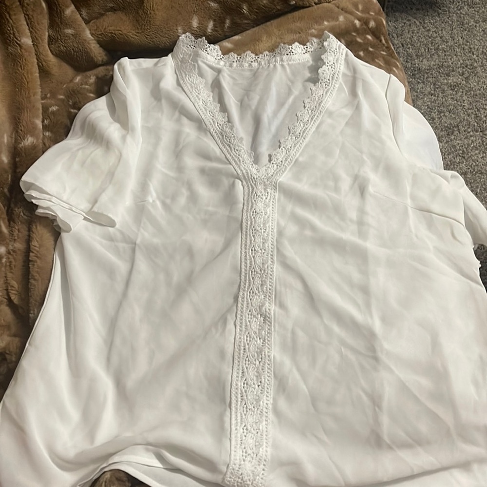 White short sleeve blouse
